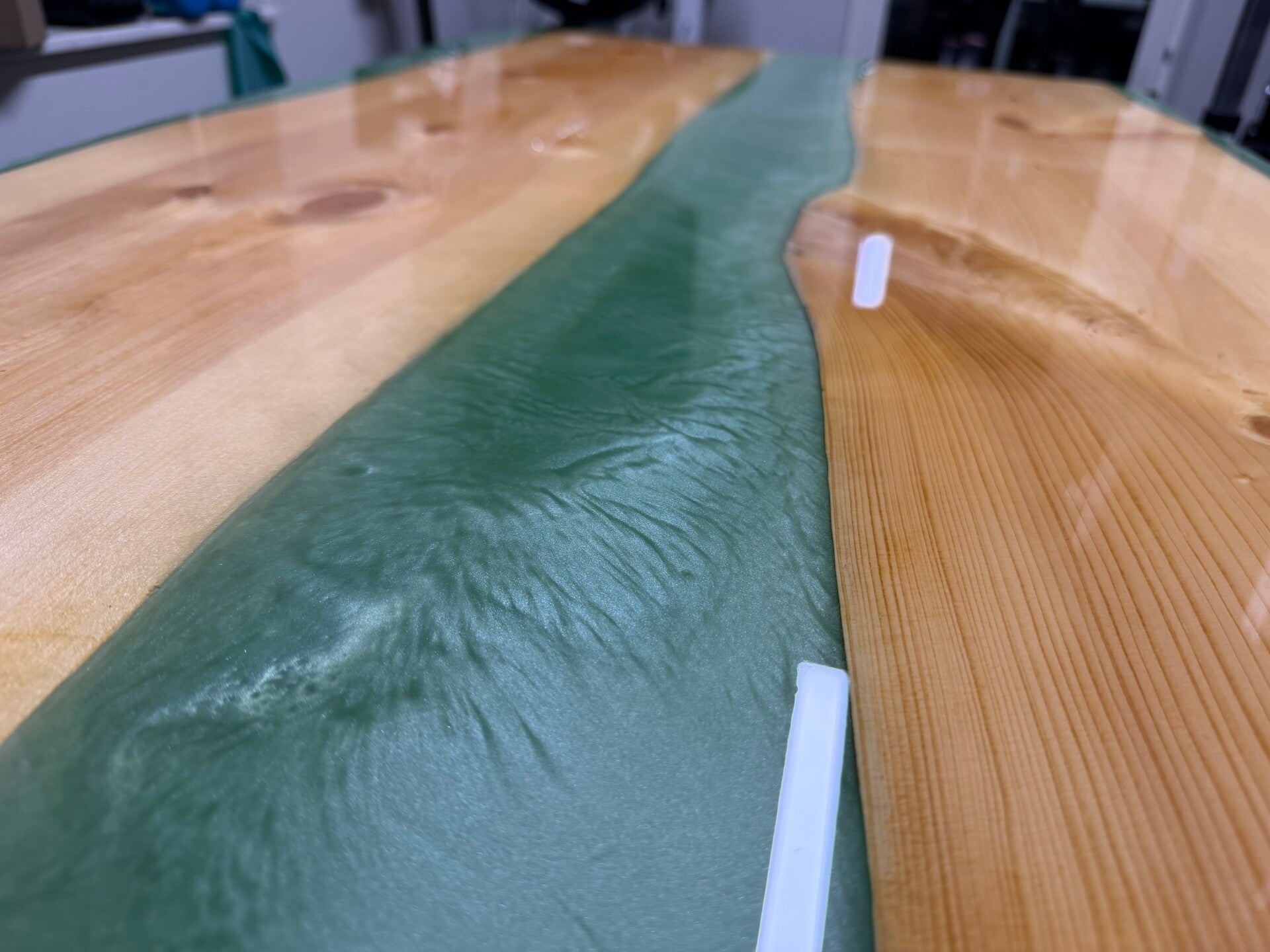 Soffbord river table