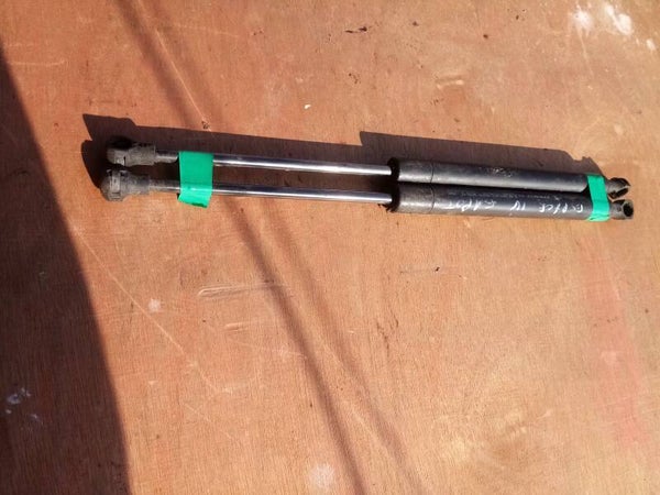 Renault espace IV vérin de capot