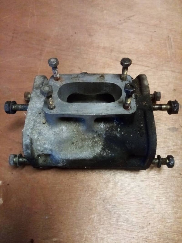 Citroën GS 1300 bénitier de carburateur