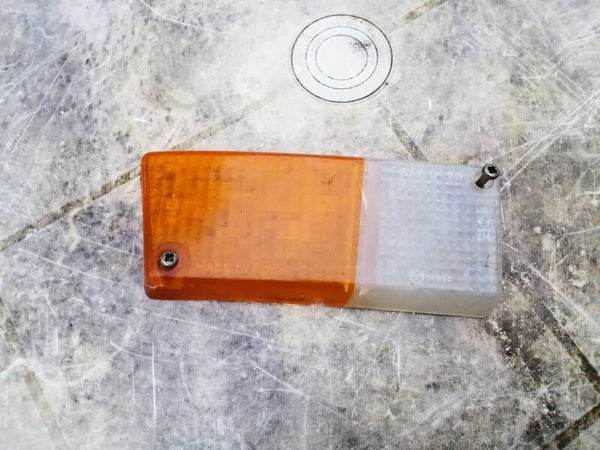 Renault 5 cabochon droit de veilleuse position