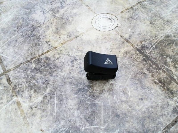 Renault 18 bouton feux de détresse