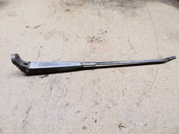 Peugeot 504 bras d essuie glace avant