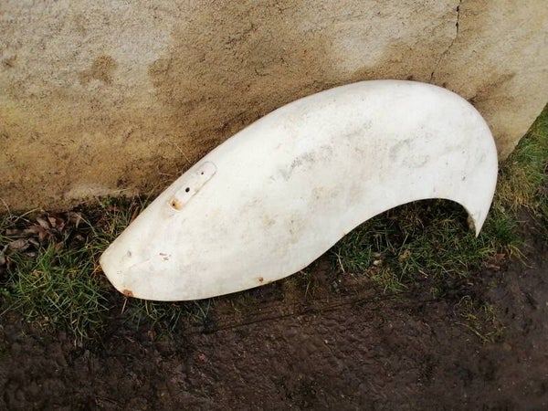 Panhard Dyna X aile arrière droite