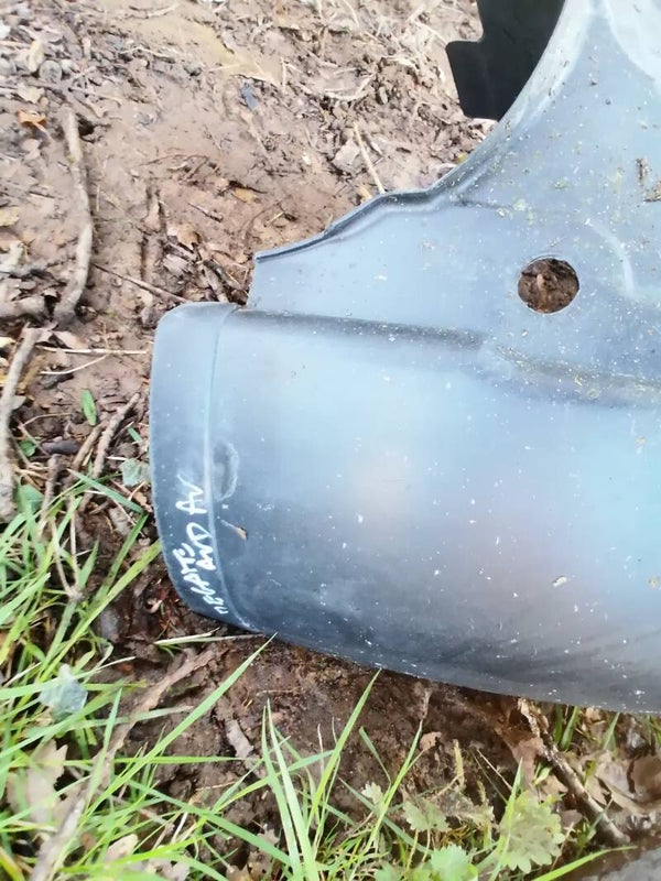 Renault megane I ph II pare boue avant droit partie avant