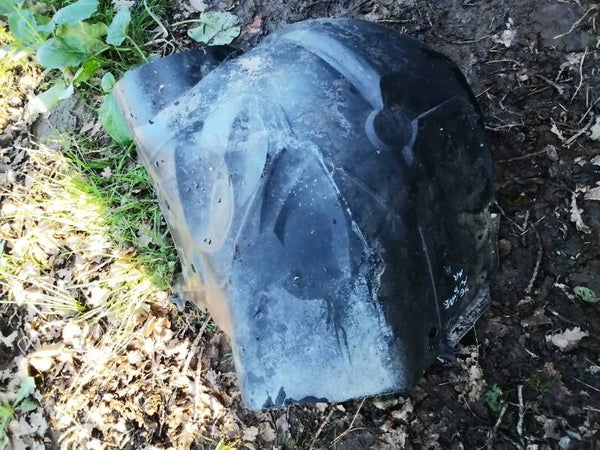 Renault megane I pare boue Avant droite partie arrière