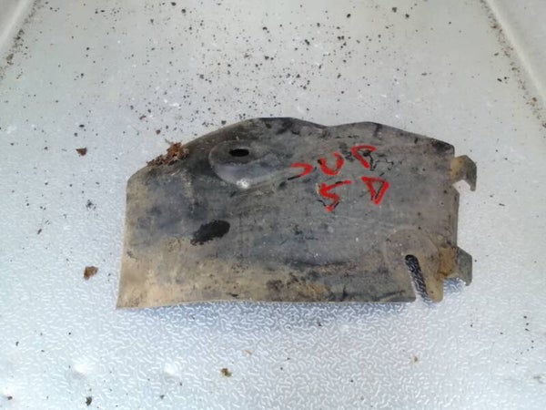 Renault super 5 protection moteur droit