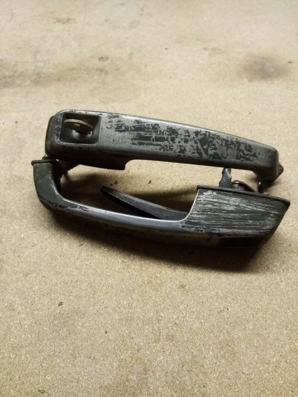Peugeot J9 poignée de porte extérieure droite et gauche