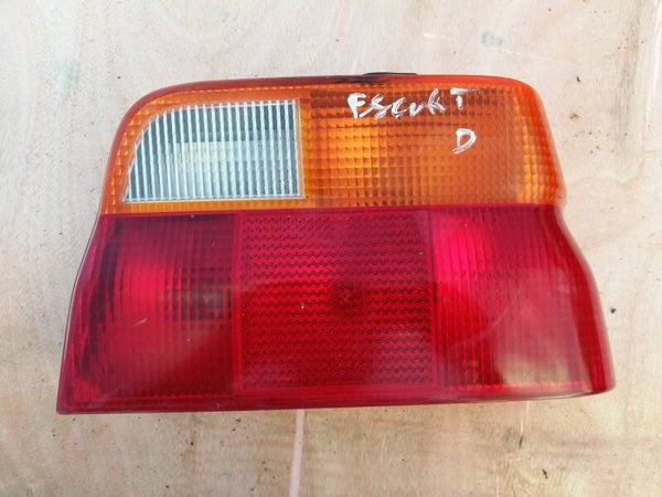 Ford escort mk5 feux droit