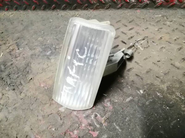 Renault trafic I faux feux de position gauche