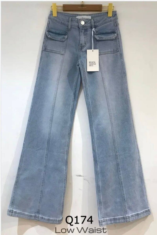 QUEEN HEARTS LOW-RISE FLARE JEANS