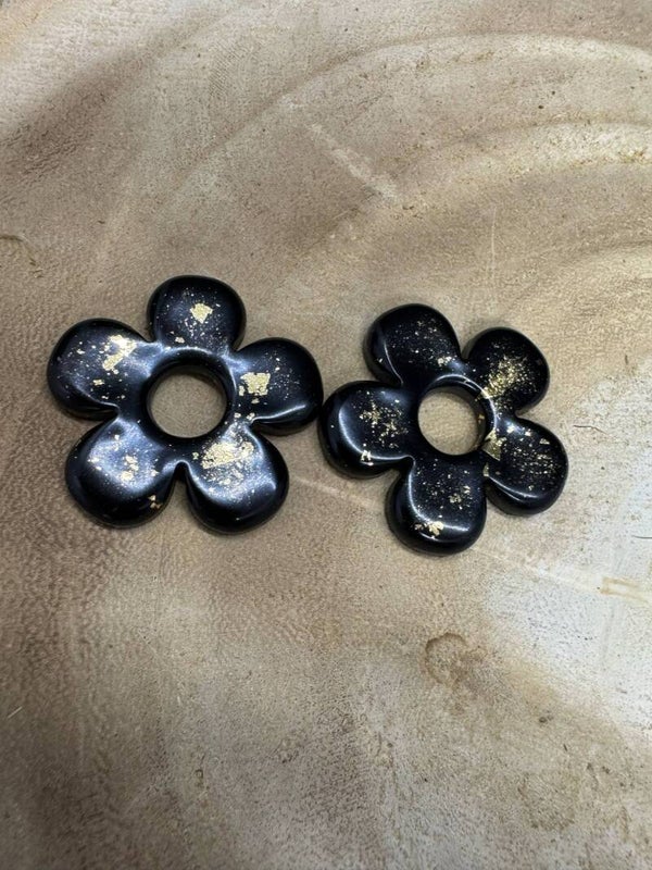 grandes pampilles noires et feuilles d or