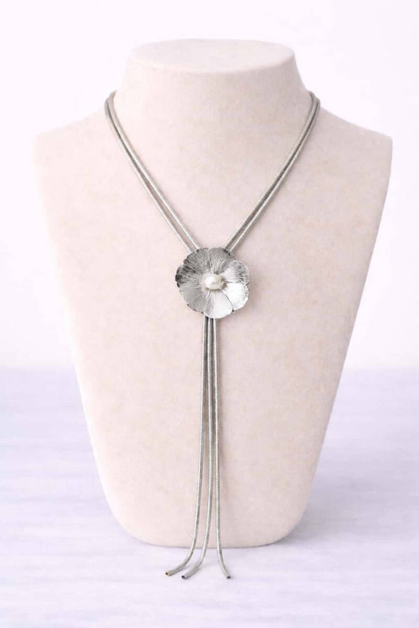 sautoir argenté fleur