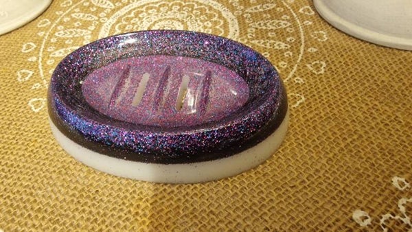 Porte savon blanc et violet à paillettes