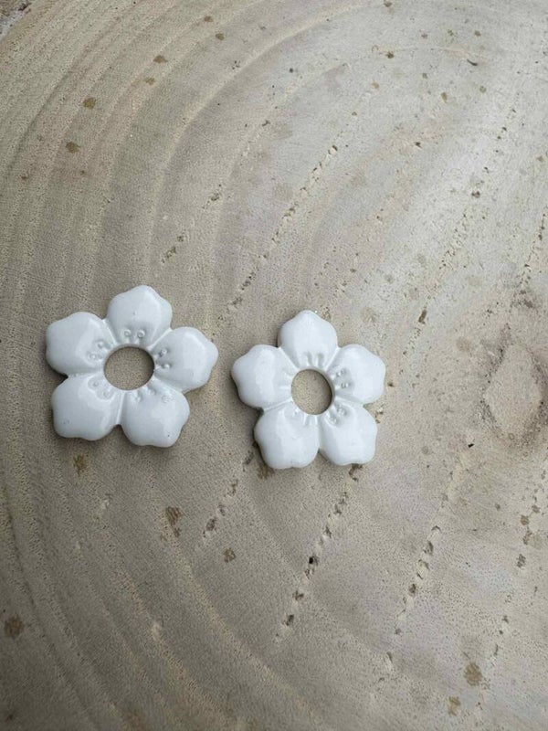 fleur épaisse blanche