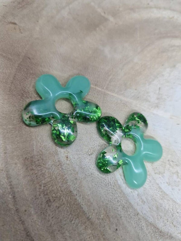 grandes pampilles vert d eau et feuilles vertes