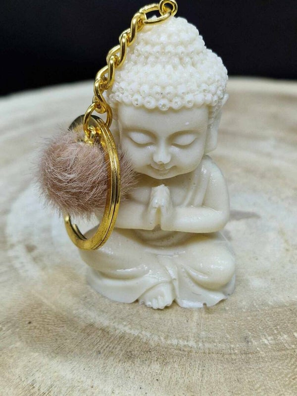 bouddha ecru main devant