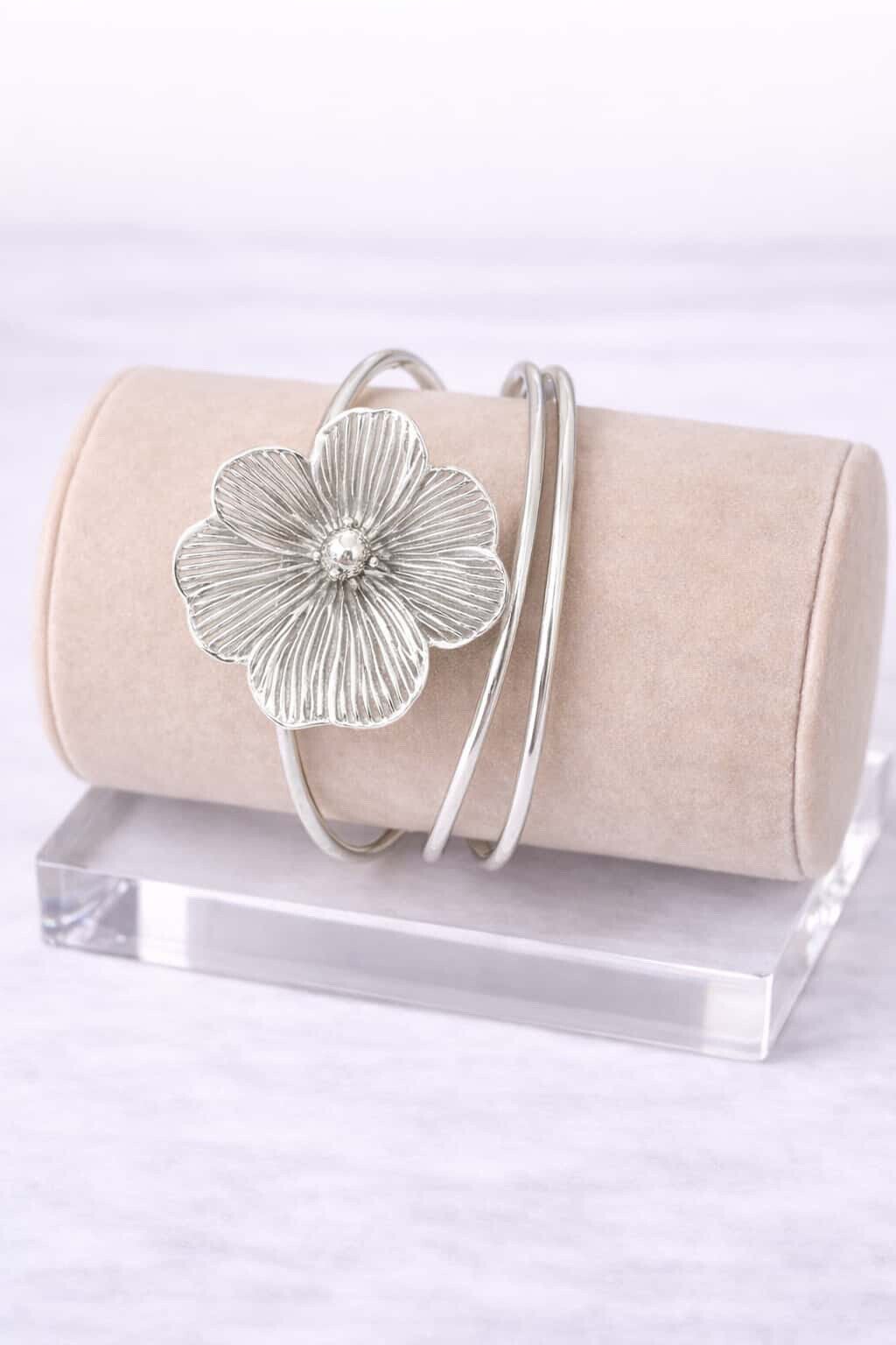 Bracelet argenté fleur