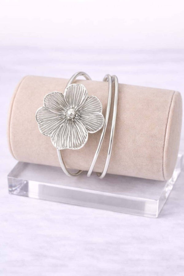 Bracelet argenté fleur