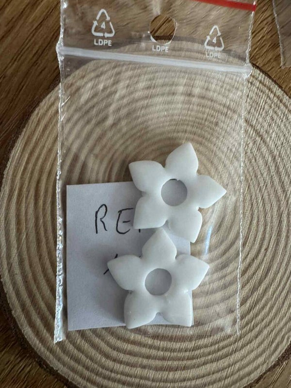 pampille fleur de tiaré blanche