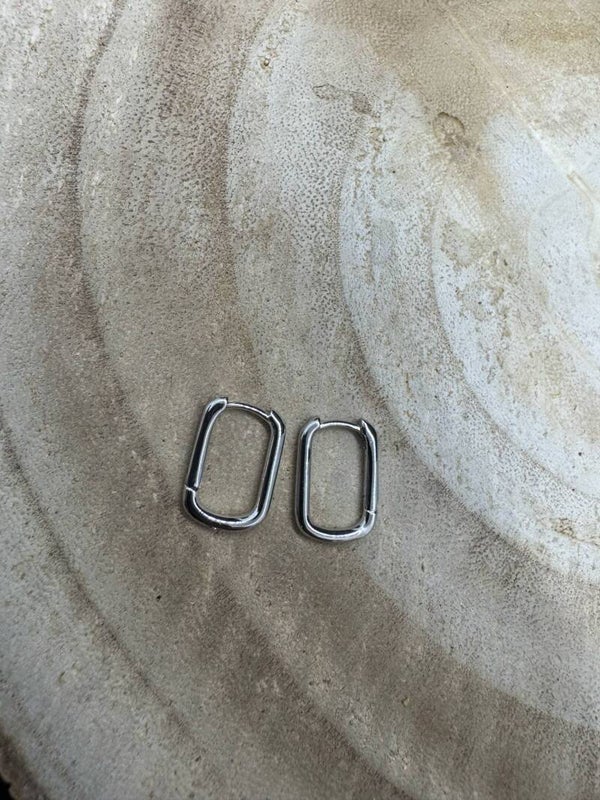 petites créoles allongées argentées en acier inoxydable