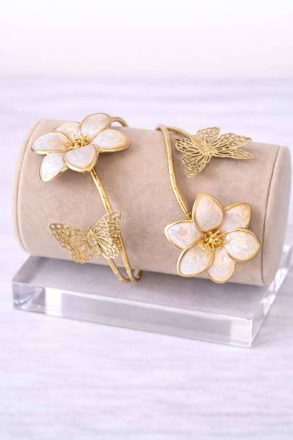 Bracelet fleur nacré blanche rosé papillon