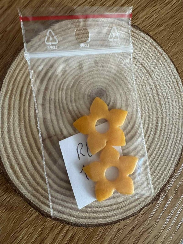 pampille fleur de tiaré jaune moutarde