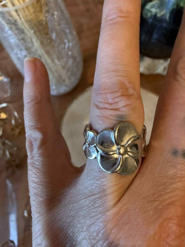 bague fleurs argenté reglable