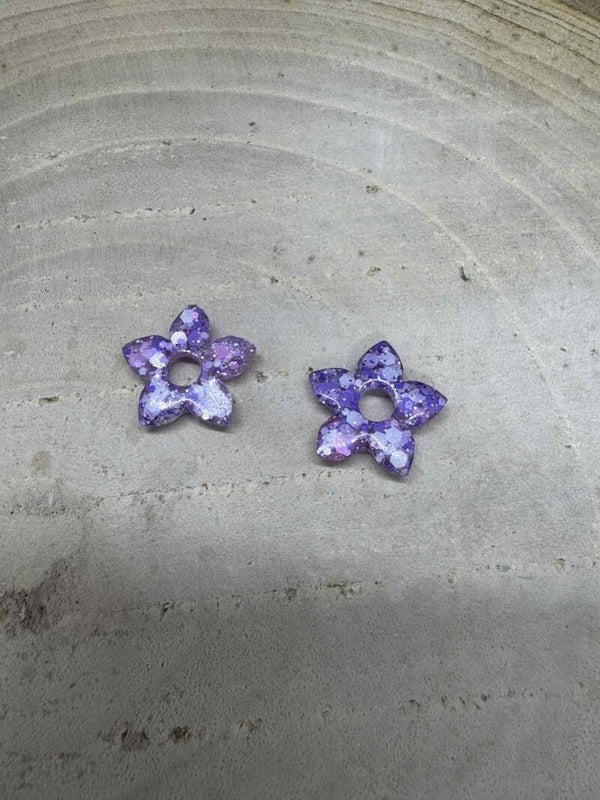 pamille fleur violette pailleté