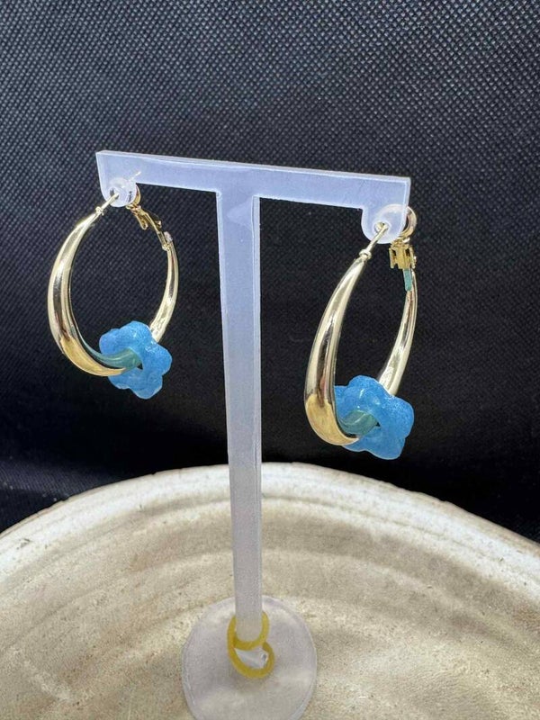 créoles en argent avec pampilles bleu