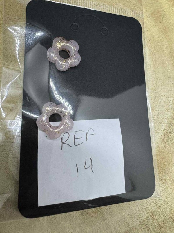 petites pampilles fleur rose et feuilles d or