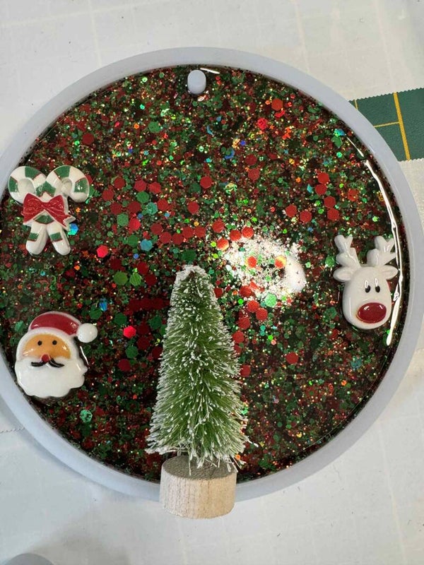 boule de noel 10 cm paillettes vertes et rouges