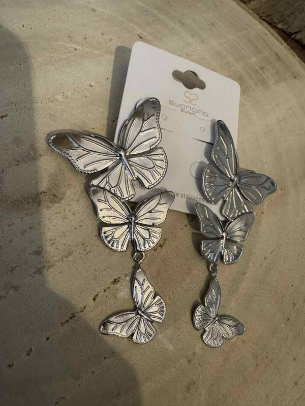 Boucle d oreilles argentée papillons