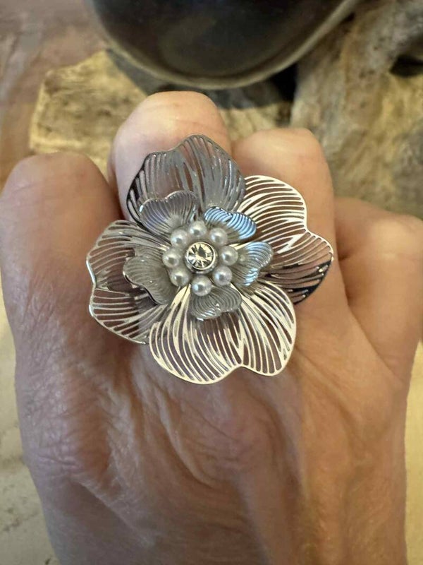 Bague fleur argentée