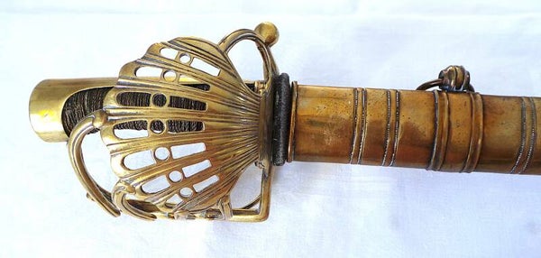 SABRE A GARDE DE BATAILLE - OFFICIER DE CAVALERIE LOURDE - DRAGONS - 1ER empire. XIX°