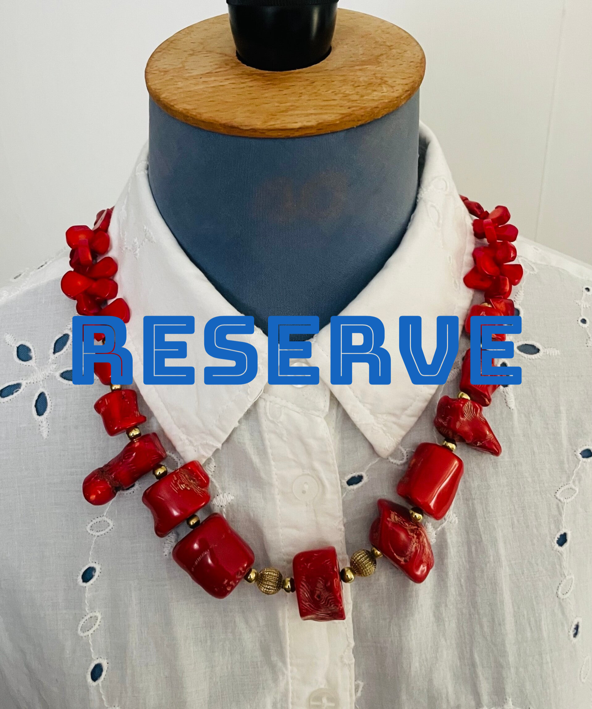 COLLIER EN TRONCONS DE CORAIL TEINTE ROUGE