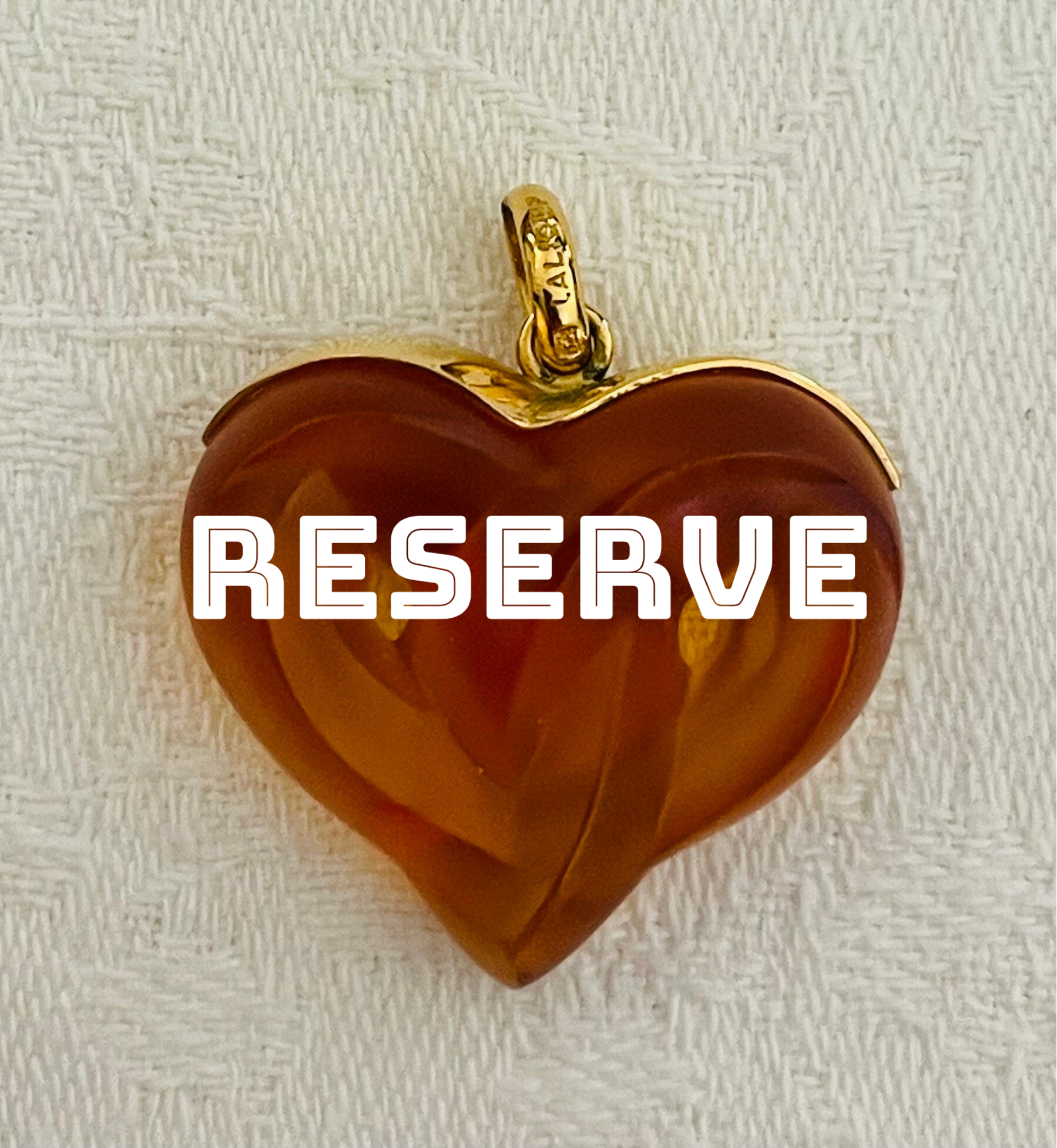 PENDENTIF COEUR LALIQUE EN VERRE MOULÉ  - XX°