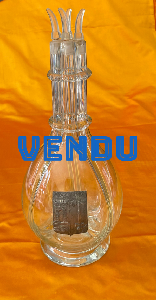CARAFE QUADRILOBÉE EN VERRE SOUFFLÉ