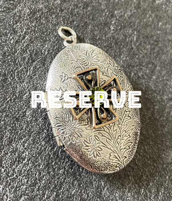 PENDENTIF OUVRANT ARGENT BAS TITRE, BRONZE DORE ET PIERRE VERTE