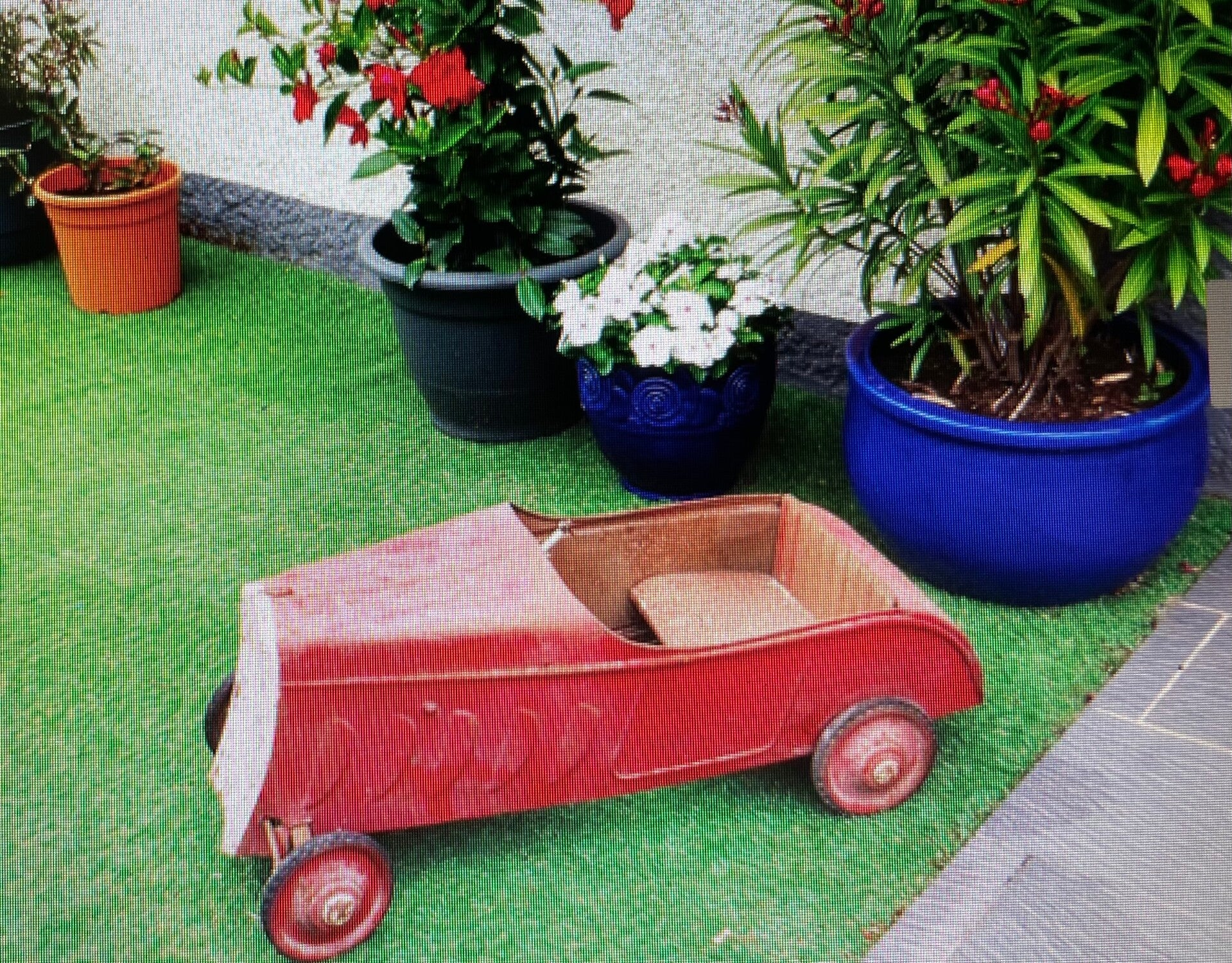 "VOITURE A PEDALE " EUREKA "- MODELE RECLAME 33 - ANNEE 1933"