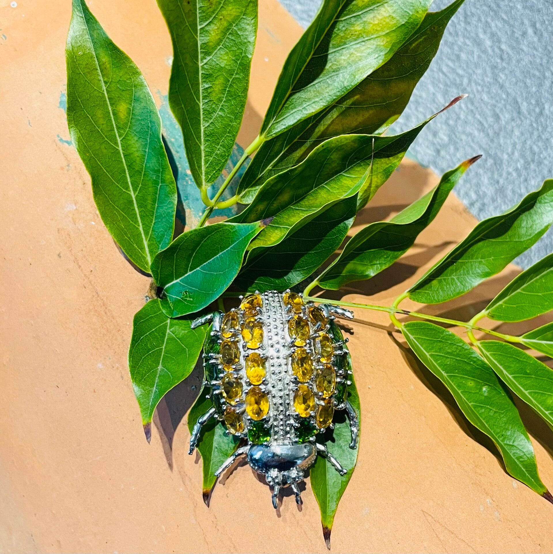 BROCHE COCCINELLE ADAPTABLE EN PENDENTIF ARGENT 925 CITRINE ET PERIDOT  - XX°