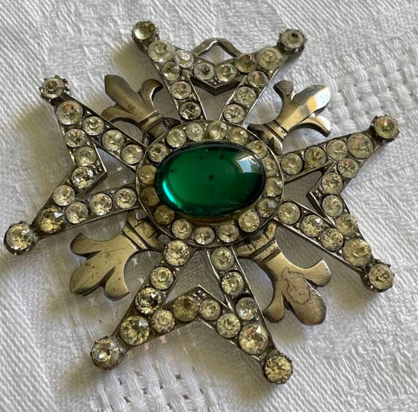 CROIX TEMPLIERE EN ARGENT - STRASS - PIERRE VERTE ET FLEUR DE LYS - XIXe