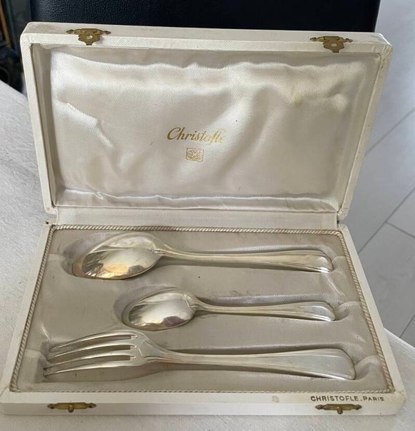 COFFRET DE NAISSANCE EN METAL ARGENTÉ DE LA MARQUE CHRISTOFLE - XX°