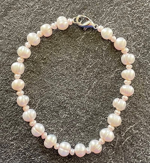 BRACELET DE PERLES BAROQUES D’EAU DOUCE