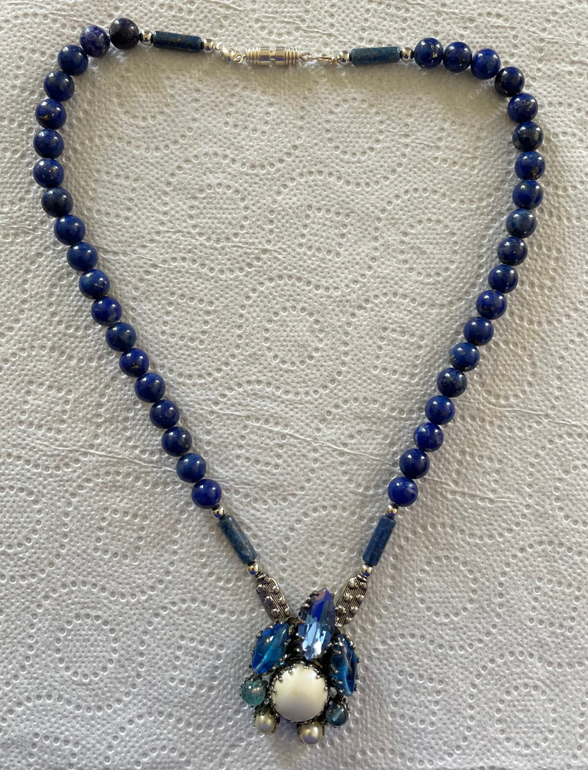 COLLIER LAPIS LAZULI, SODALITE, ARGENT, VERRE ET PERLE BLANCHE