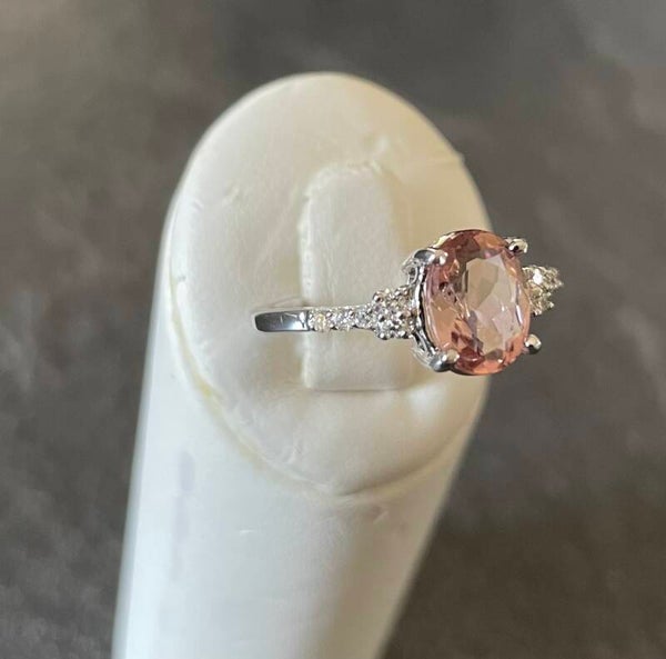 BAGUE TOURMALINE ROSE ÉPAULEE DE PETITS DIAMANTS