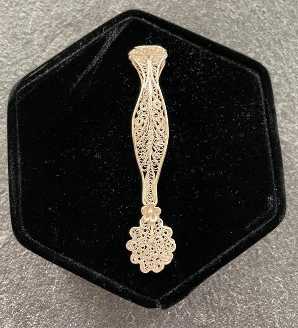 PINCE A SUCRE EN ARGENT FILIGRANÉ - CIRCA 1940