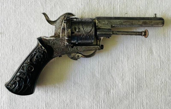 REVOLVER A BROCHE TYPE LEFAUCHEUX A DETENTE PLIANTE DANS SON ETUI- XIX°