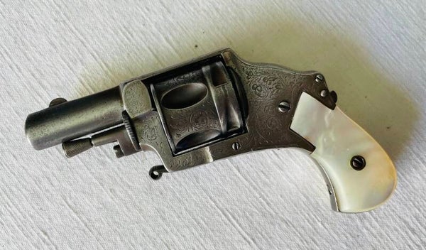 REVOLVER "HAMMERLESS BULL DOGS DETENTE PLIANTE & SURETE ARRIERE