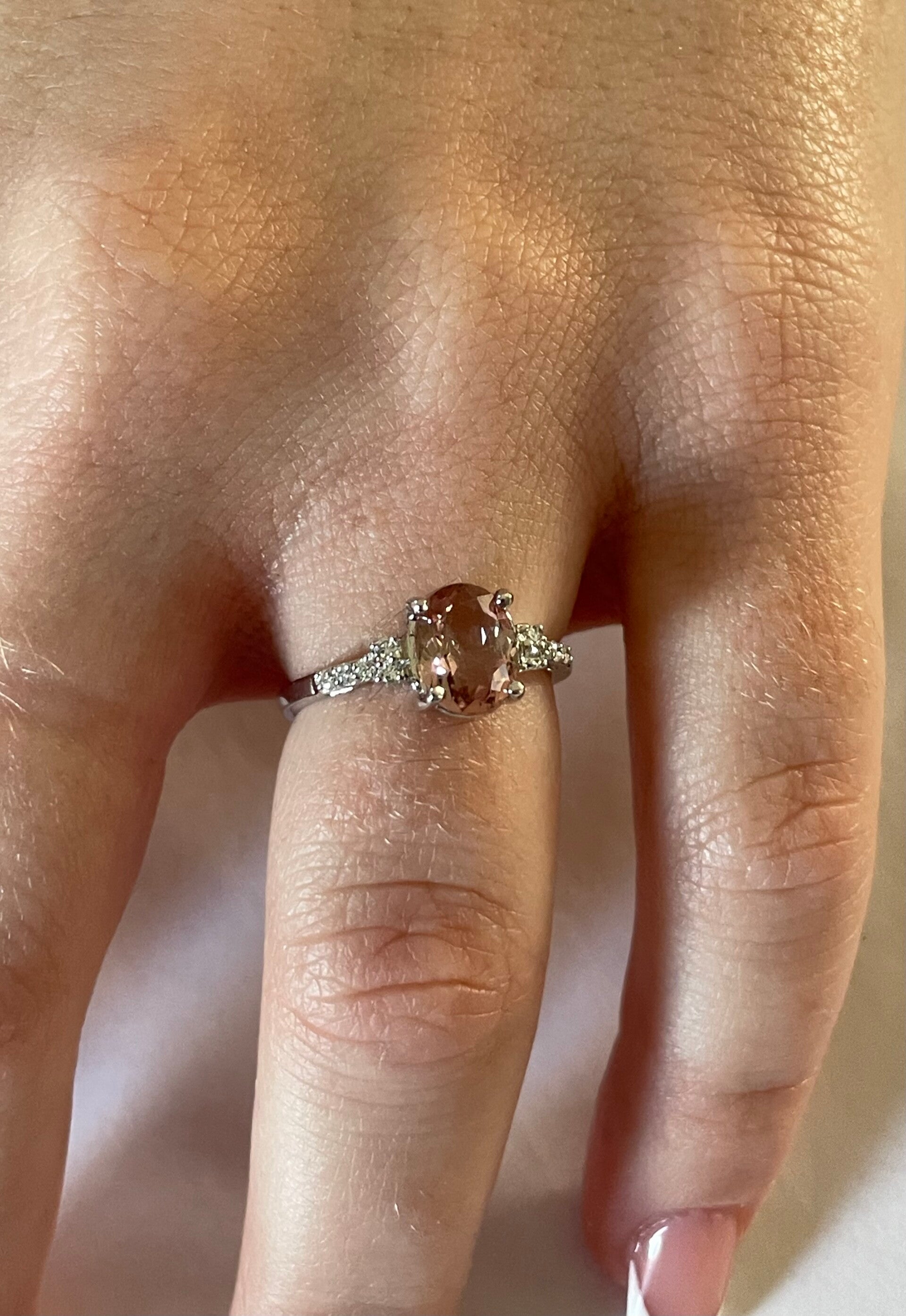 BAGUE TOURMALINE ROSE ET DIAMANTS OR GRIS 18CT