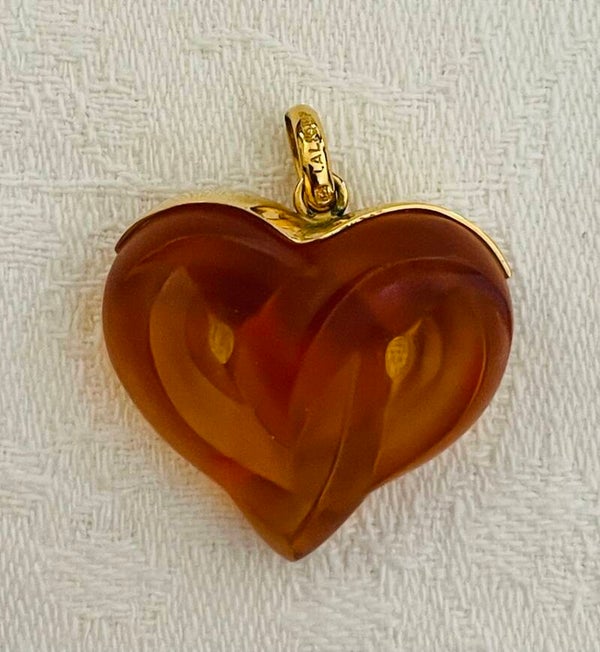 PENDENTIF COEUR LALIQUE EN VERRE MOULÉ  - XX°